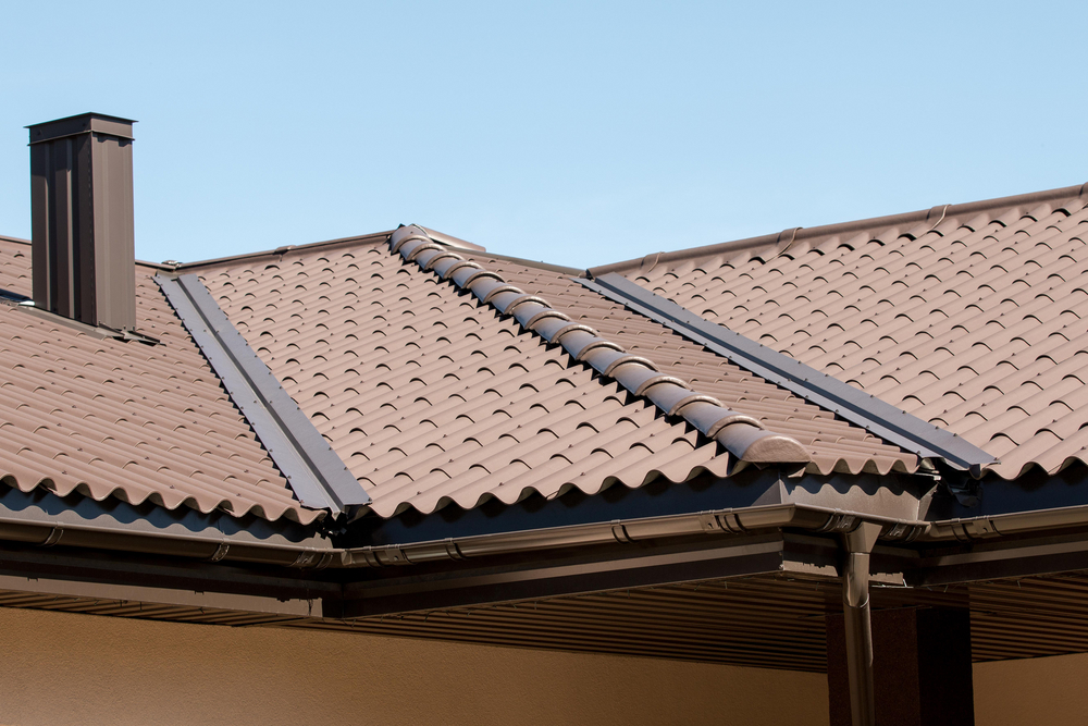 EKAROS P.V.M. OÜ Leedu eterniit Klasika, Leedu eterniit Agro L/XL, Leedu eterniit Villa, Leedu eterniit Gotika, Poola eterniit (Swisspearl 130-9), Vihmaveesüsteemid, Katuse käiguteed eterniitkatustele, Lumetõkked eterniitkatustele, Metallist varbaia paneelid Eesti, Lõuna-Eesti ja Tartu